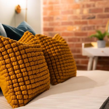 Commandery Vaults - Luxury Apartment In City Centre With Sky Tv Worcester Buitenkant foto