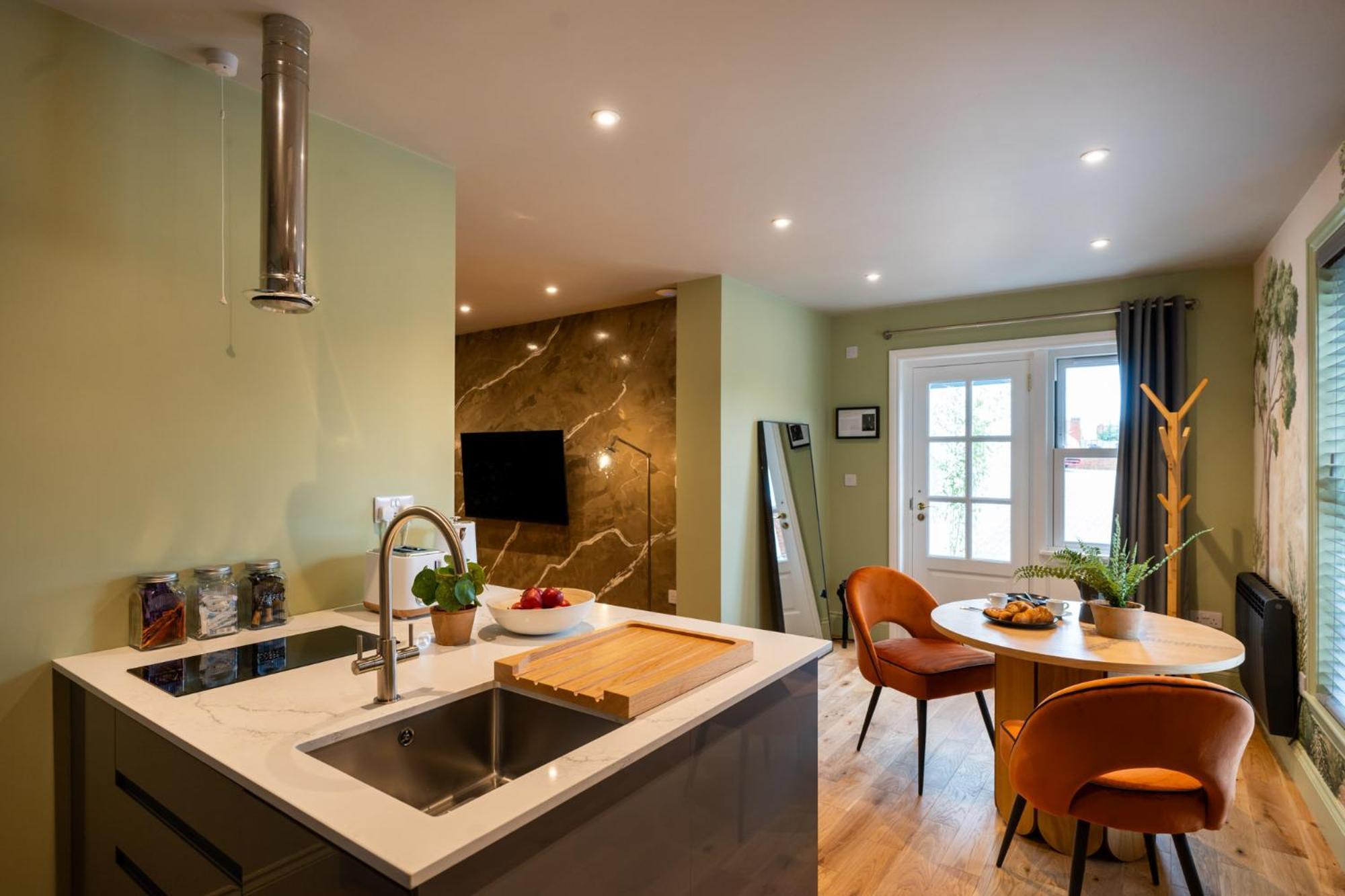 Commandery Vaults - Luxury Apartment In City Centre With Sky Tv Worcester Buitenkant foto