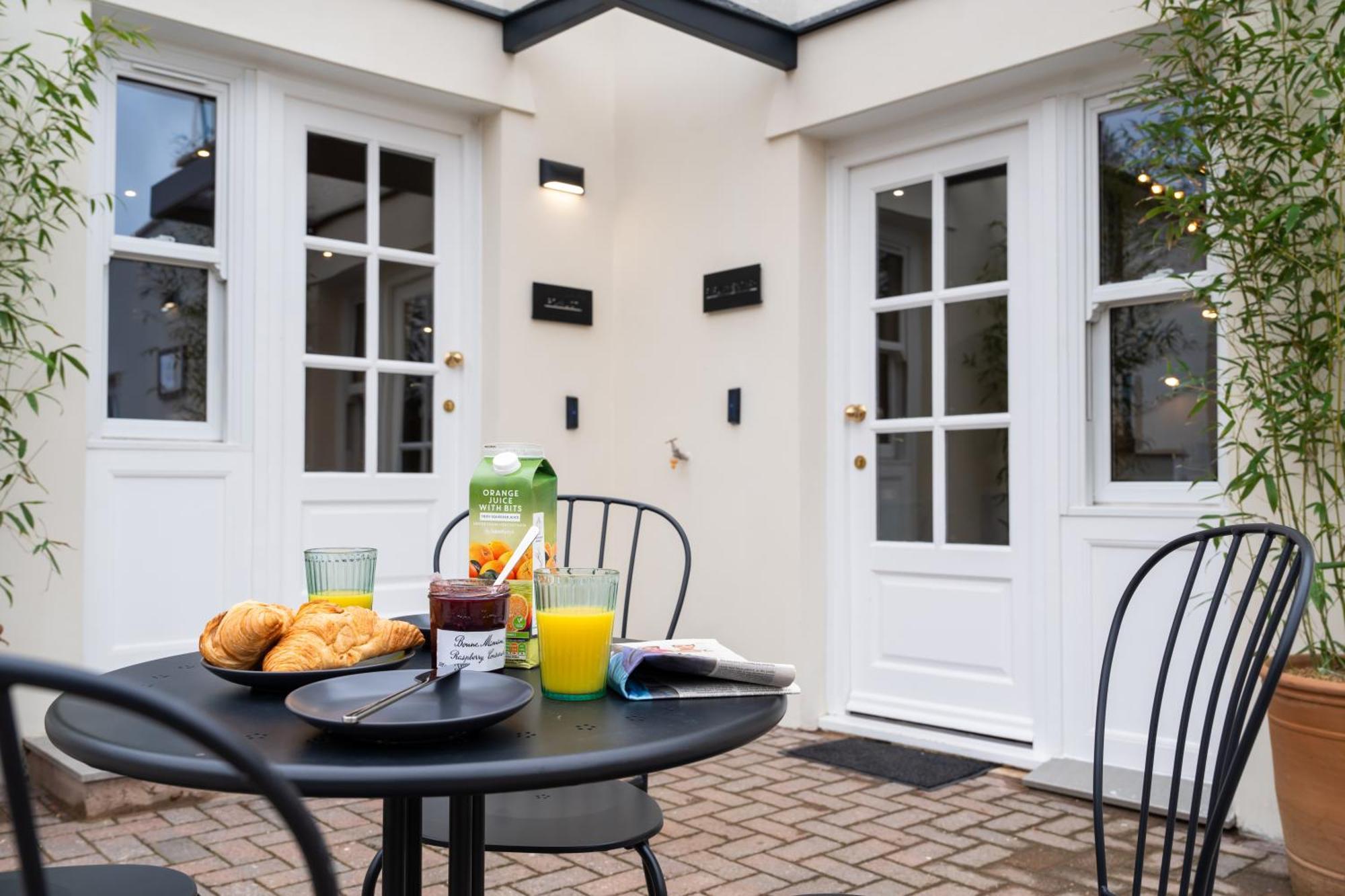 Commandery Vaults - Luxury Apartment In City Centre With Sky Tv Worcester Buitenkant foto